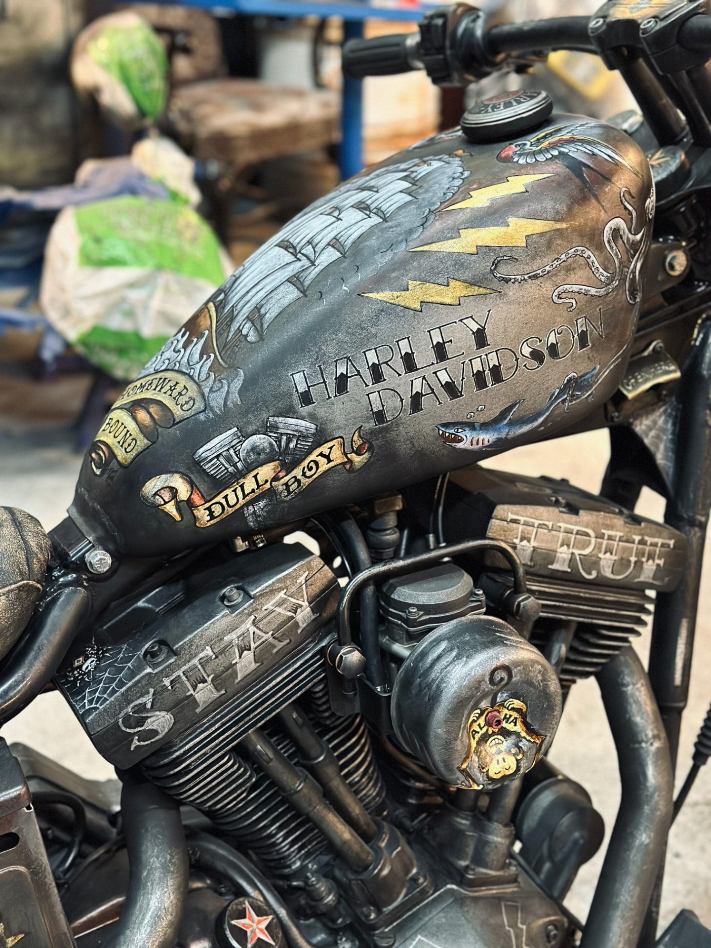 Sailor Bobber detail 3