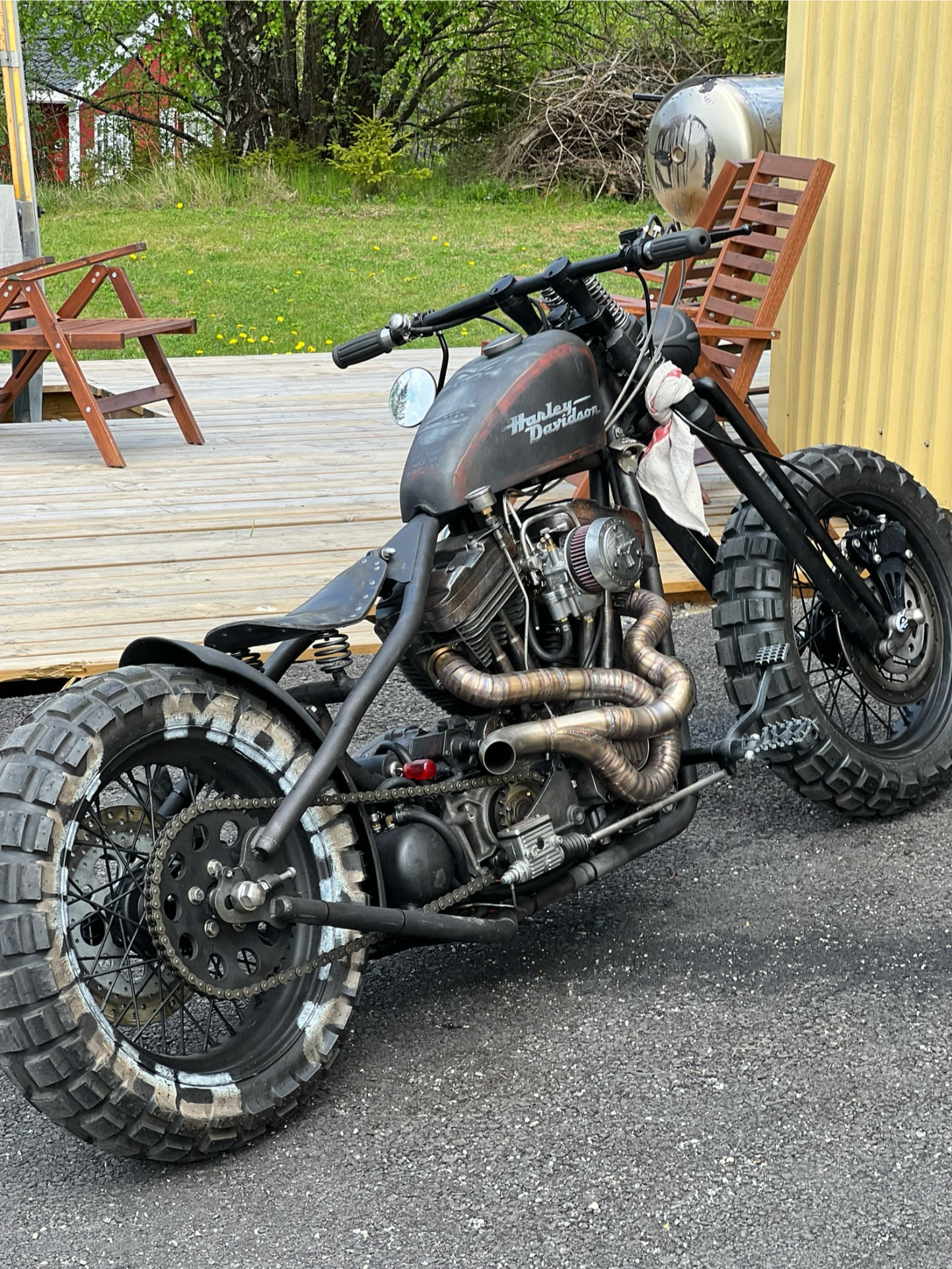 Shovelhead chopper on knobby tyres