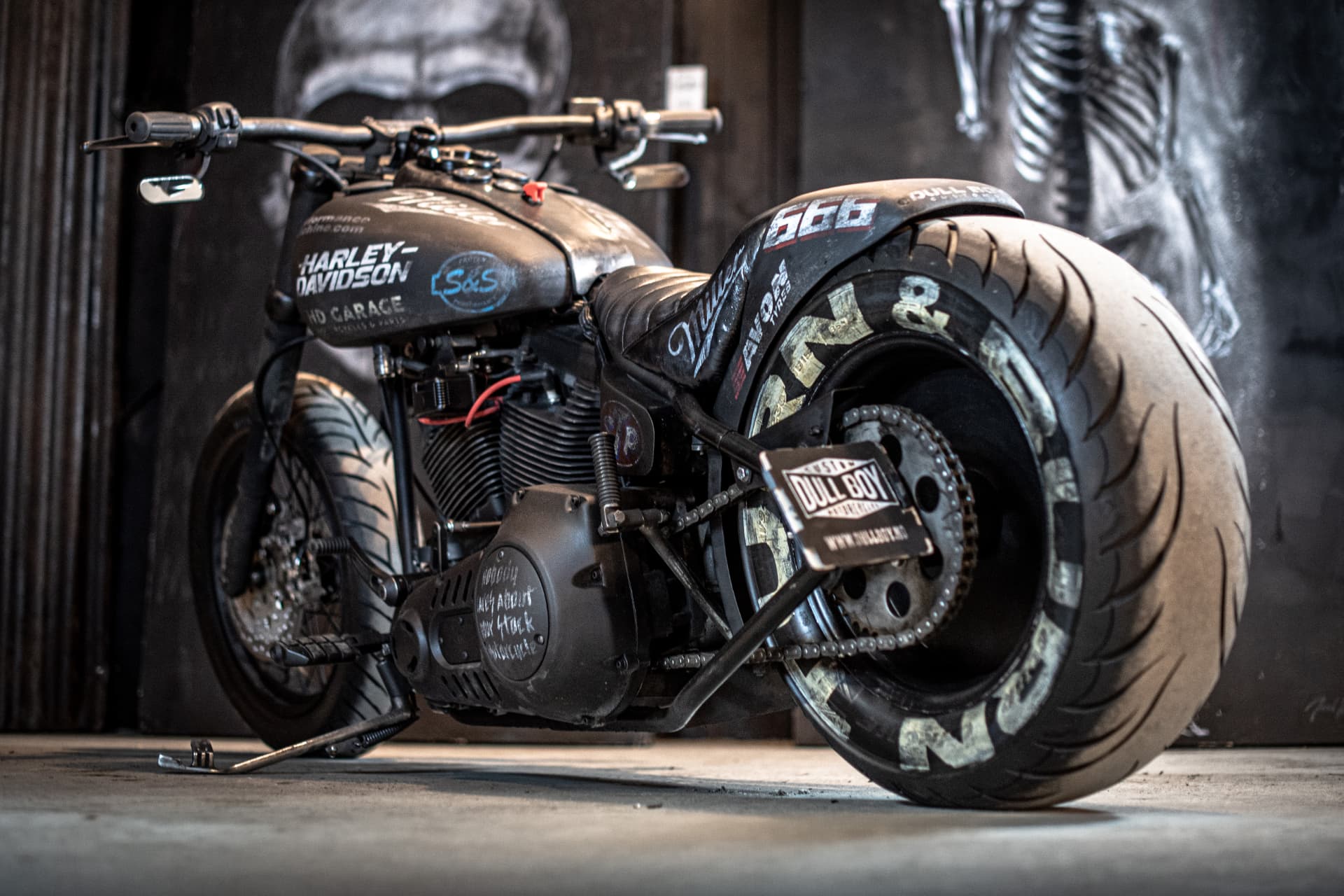 Turn & Burn rear three-quarter view with wide rear tyre and 666 fender lettering