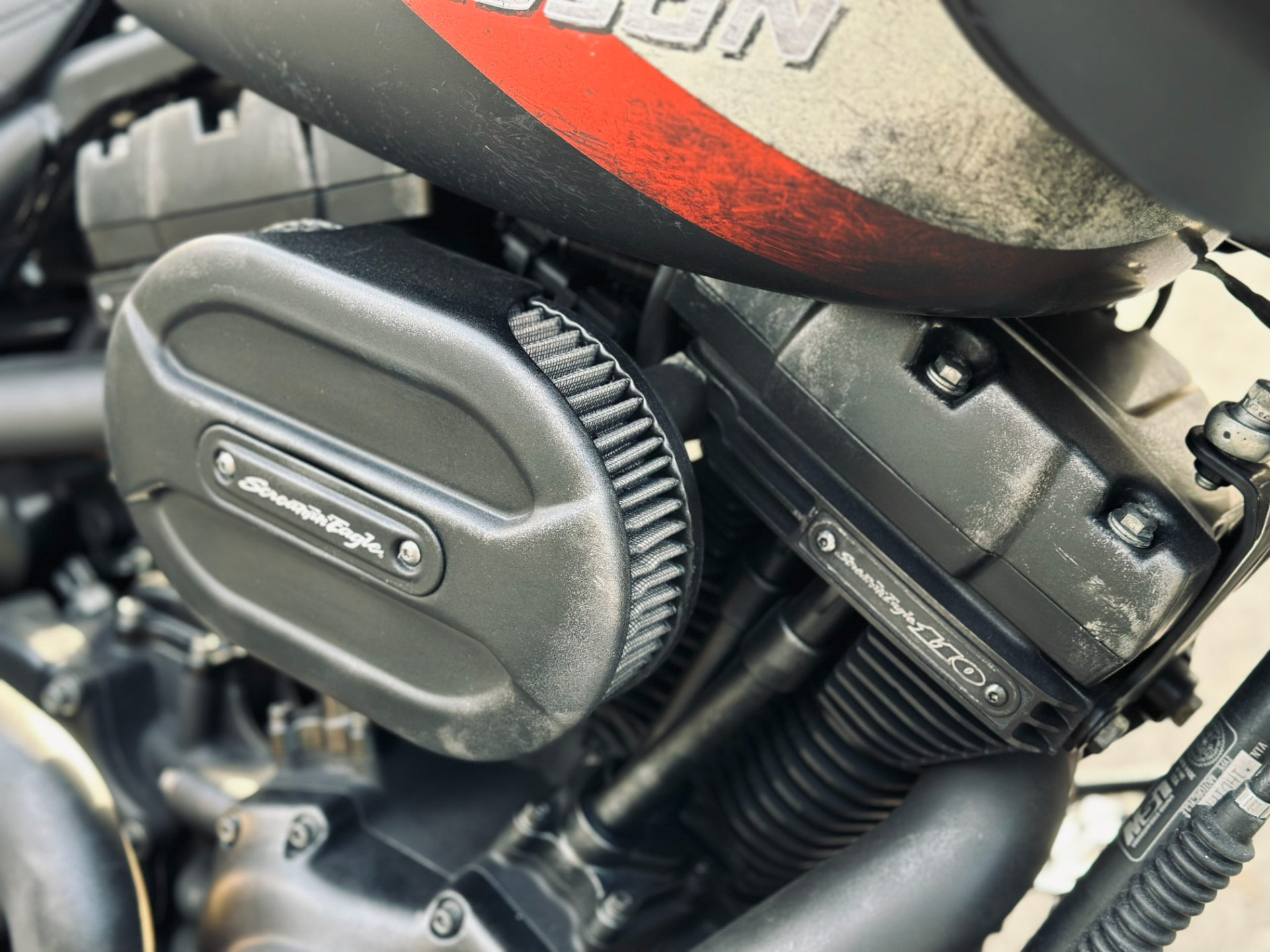 Engine and tank detail of the performance bagger