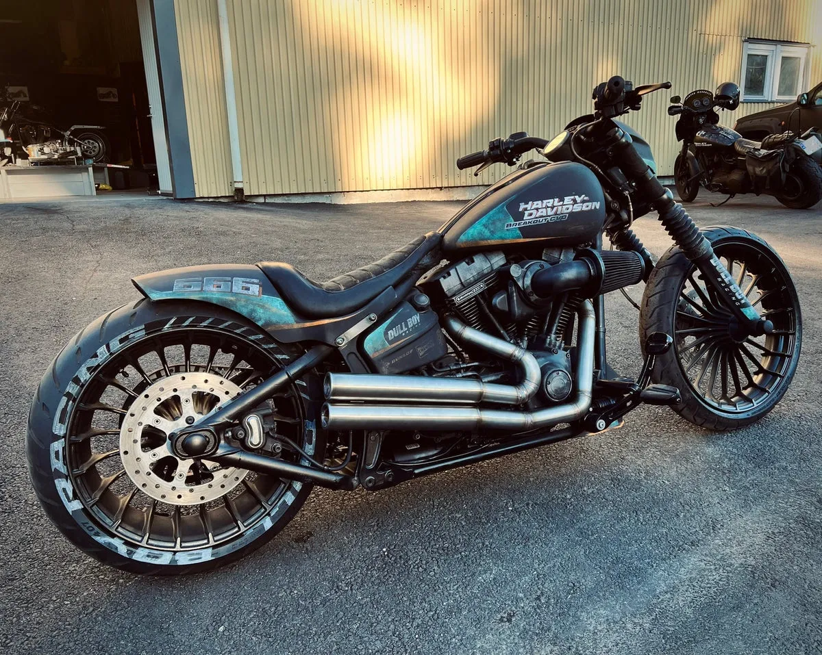 Breakout CVO custom motorcycle — a low and muscular Harley-Davidson Breakout CVO with custom paint.